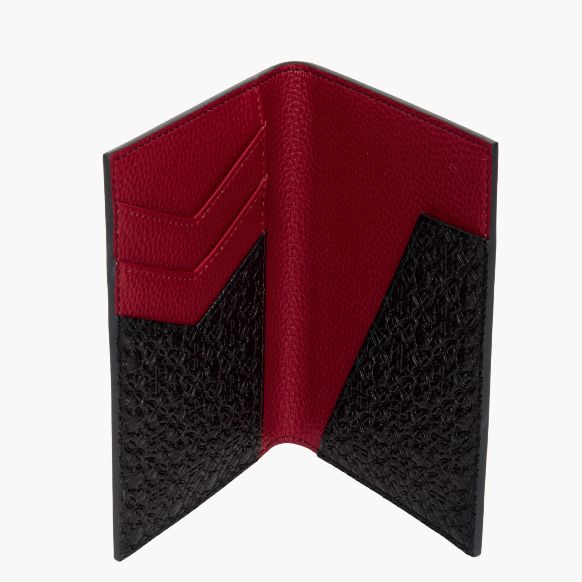 Rood met zwarte binnenkant van een Lychee PU leren paspoorthouder.